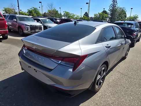 Used 2023 Hyundai Elantra SEL w/ Convenience Package FWD image 15