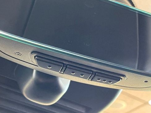 Used 2022 Aston Martin DBX AWD/4WD image 46