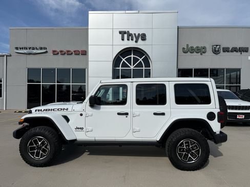 Used 2026 Jeep Wrangler Unlimited Rubicon w/ Safety Group AWD/4WD image 33
