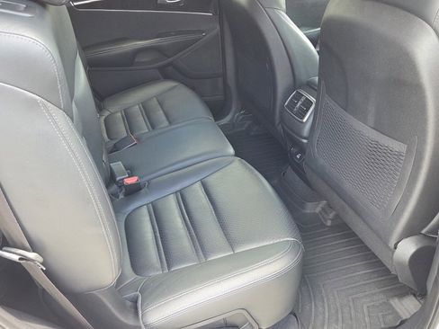 Used 2016 Kia Sorento EX w/ EX Premium Package FWD image 10
