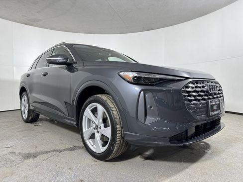 Used 2025 Audi Q5 Premium Plus w/ Premium Plus AWD/4WD image 28