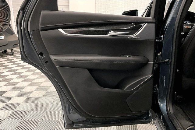 Used 2021 Cadillac XT5 Premium Luxury AWD/4WD image 23