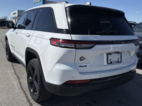 Used 2023 Jeep Grand Cherokee Altitude image 6