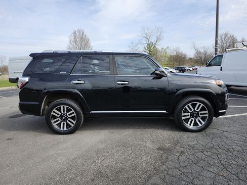 Used 2018 Toyota 4Runner Limited image 19