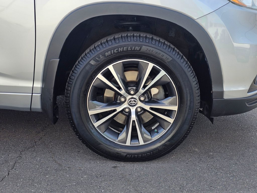 Used 2016 Toyota Highlander XLE AWD/4WD image 9