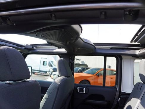 Certified 2025 Jeep Wrangler Unlimited Sahara w/ Safety Group image 20