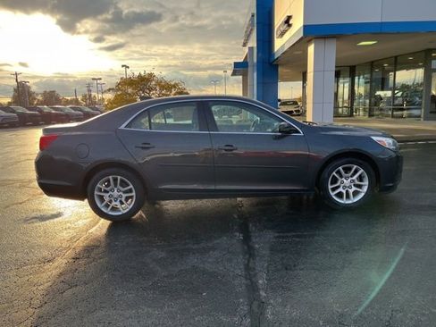 Used 2015 Chevrolet Malibu LT w/ Power Convenience Package image 4