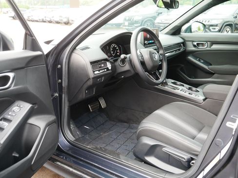 Used 2025 Honda Civic Sport image 11
