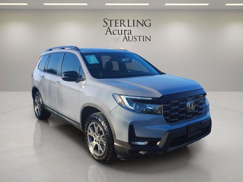 Used 2024 Honda Passport TrailSport image 3