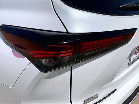 Used 2025 Toyota Highlander XSE AWD/4WD image 29