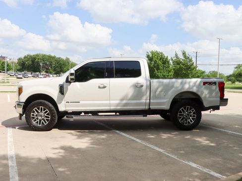 Used 2019 Ford F250 Lariat w/ Lariat Ultimate Package image 4