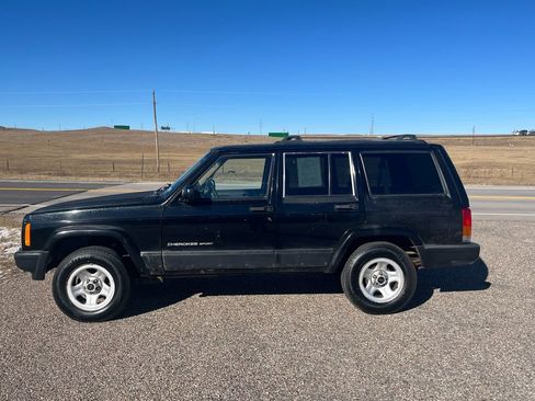 Used 2000 Jeep Cherokee Sport image 2