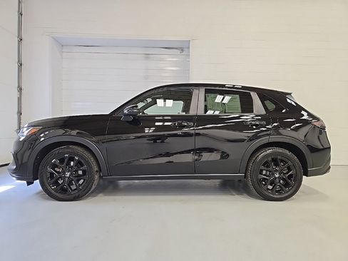 Used 2023 Honda HR-V Sport image 4