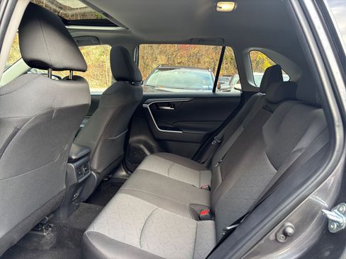 Used 2025 Toyota RAV4 XLE image 25
