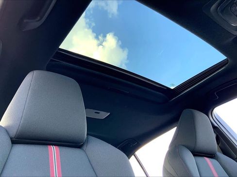 Used 2025 Toyota Corolla SE w/ SE Premium Package image 14