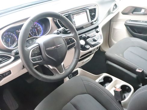 Used 2023 Chrysler Voyager LX FWD image 22