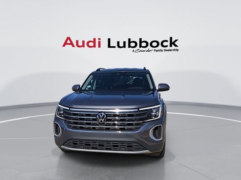 Used 2025 Volkswagen Atlas SE FWD image 3
