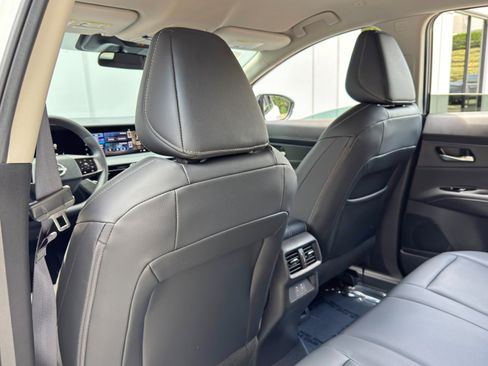 Used 2025 Nissan Murano SV AWD/4WD image 30