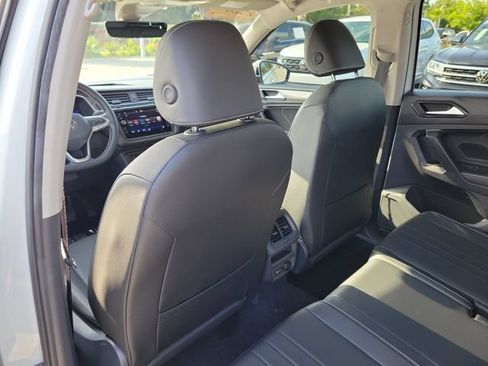 Used 2024 Volkswagen Tiguan SE FWD image 10