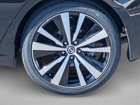 Used 2019 Nissan Altima 2.5 Platinum image 24