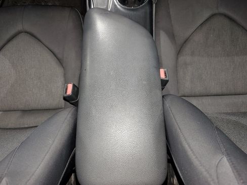 Used 2020 Toyota Camry LE FWD image 36