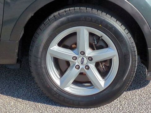 Used 2016 Ford Explorer XLT w/ Equipment Group 202A AWD/4WD image 11