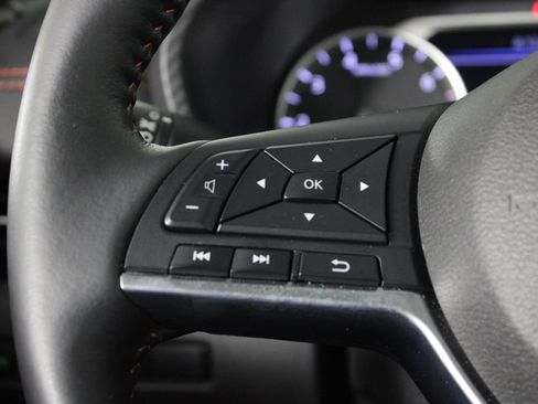 Used 2025 Nissan Sentra SR w/ SR Premium Package FWD image 25
