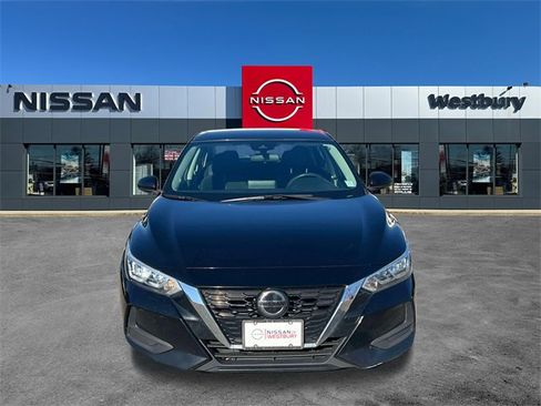 Used 2020 Nissan Sentra SV image 2