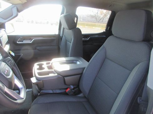 New 2026 GMC Sierra 1500 SLE image 13