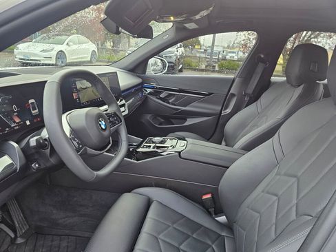 Used 2026 BMW 530i xDrive w/ Premium Package image 24