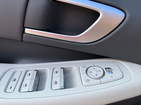 Used 2025 Hyundai Sonata SEL image 18