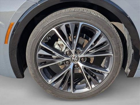 Used 2024 Toyota Prius XLE FWD image 23