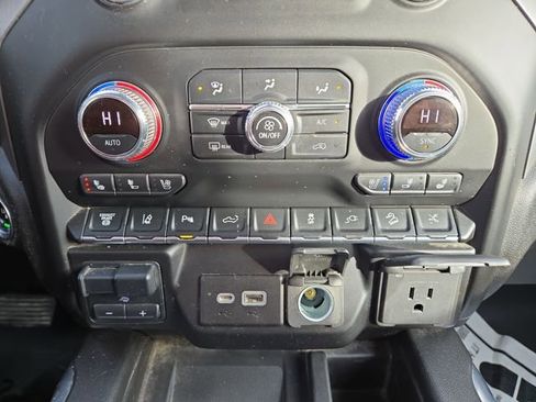 Used 2022 GMC Sierra 2500 Denali w/ Denali Ultimate Package image 25