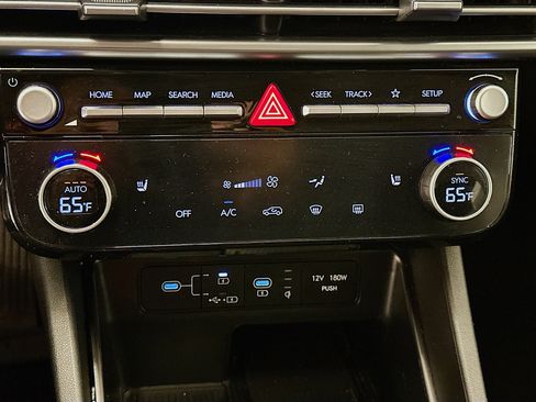 Used 2025 Hyundai Tucson SEL AWD/4WD image 24