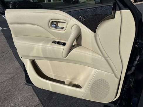 Used 2024 INFINITI QX80 Luxe w/ Cargo Package image 9