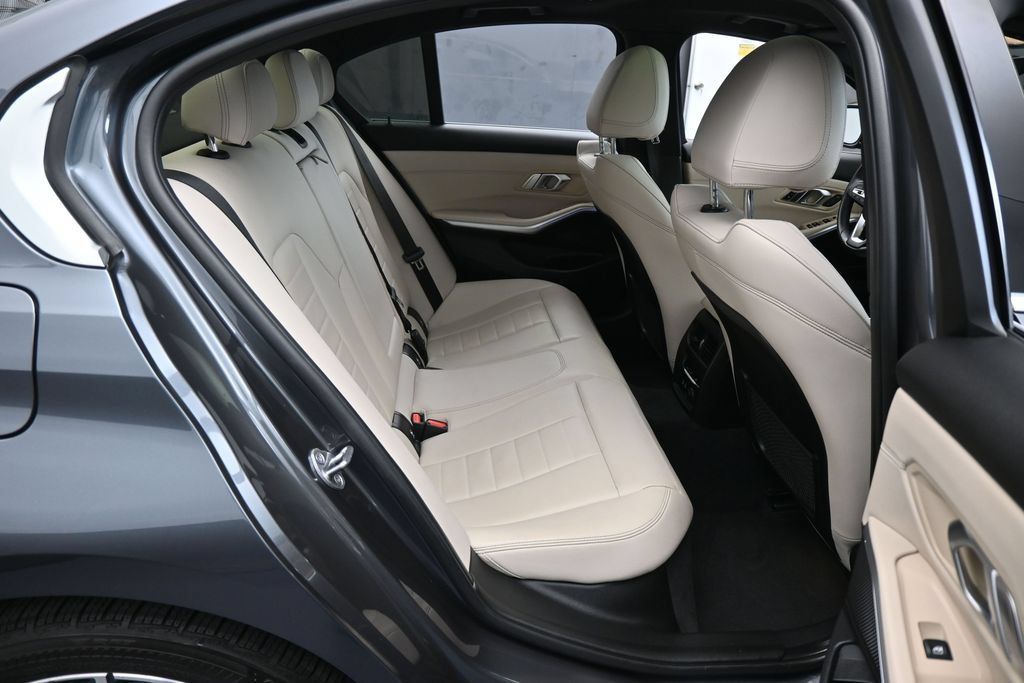 Used 2020 BMW 330i Sedan w/ Convenience Package RWD image 38
