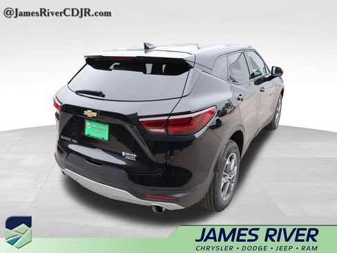 Used 2025 Chevrolet Blazer LT AWD/4WD image 5