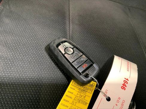Used 2025 Ford Explorer ST image 19