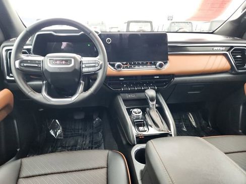 Used 2025 GMC Canyon AT4 w/ Technology Plus Package AWD/4WD image 11