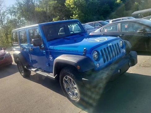 Used 2016 Jeep Wrangler Unlimited Rubicon w/ Max Tow Package AWD/4WD image 2