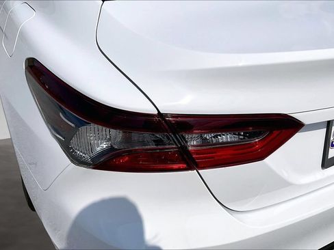 Used 2021 Toyota Camry LE w/ Audio Upgrade Package FWD image 23