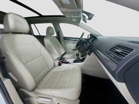 Used 2017 Volkswagen Golf Alltrack SE image 24