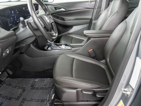 Used 2024 Buick Encore GX Sport Touring image 10