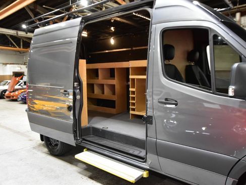 Used 2023 Mercedes-Benz Sprinter 2500 image 39