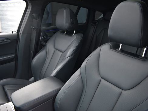 Used 2023 BMW X4 xDrive30i w/ Parking Assistance Package image 10