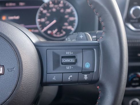 Used 2023 Nissan Rogue SV image 13