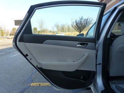 Used 2018 Hyundai Sonata SE image 33