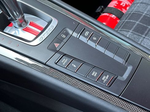 Certified 2018 Porsche 911 GT2 RS RWD image 24