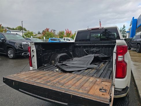 Used 2022 Chevrolet Silverado 1500 LTZ image 16