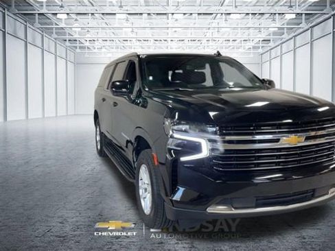 Used 2024 Chevrolet Suburban LT image 4